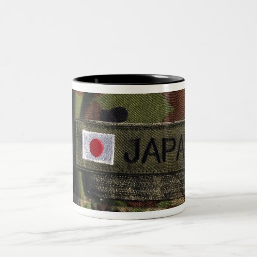 Nah-up-Ansicht 2 Zweifarbige Tasse (Mittel)