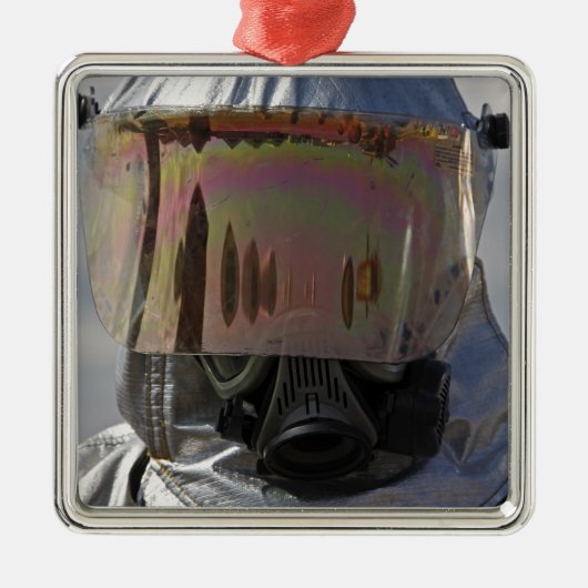 Nah-up-Ansicht eines Feuerwehrmanns Ornament Aus Metall (Vorne)