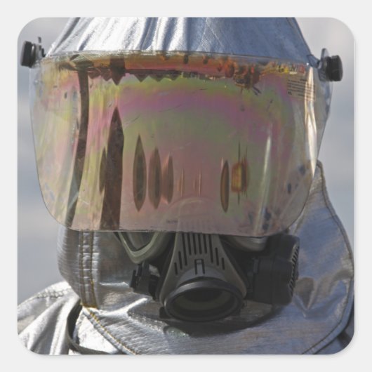 Nah-up-Ansicht eines Feuerwehrmanns Quadratischer Aufkleber (Vorderseite)