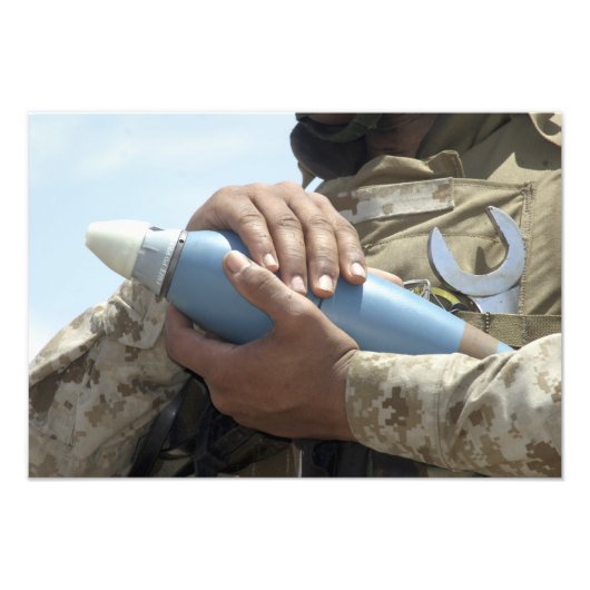 Nah-up-Ansicht eines Soldaten, der eine Munition k Fotodruck (Vorne)