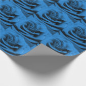 Nah-up blaue rote Rose, Makro-Schönheit. Geschenkpapier (Ecke)