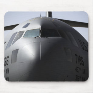 Nah-up der Vorderseite eines C-17-Globemaster III Mousepad