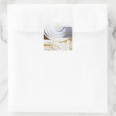 nah-up einer Zwiebel, geschnitten in Scheiben Quadratischer Aufkleber (Tasche)