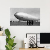 Nah-Up Graf Zeppelin Blimp View Poster (Heimbüro)