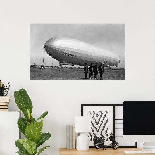 Nah-Up Graf Zeppelin Blimp View Poster (Heimbüro)