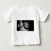 Nah-up-Schwarz-weiße Freiheitsstatue New York Baby T-shirt (Vorderseite)