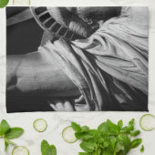 Nah-up-Schwarz-weiße Freiheitsstatue New York Küchentuch (Gefaltet)