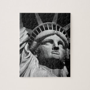 Nah-up-Schwarz-weiße Freiheitsstatue New York Puzzle