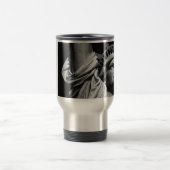 Nah-up-Schwarz-weiße Freiheitsstatue New York Reisebecher (Mittel)