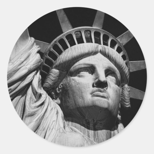 Nah-up-Schwarz-weiße Freiheitsstatue New York Runder Aufkleber (Vorderseite)