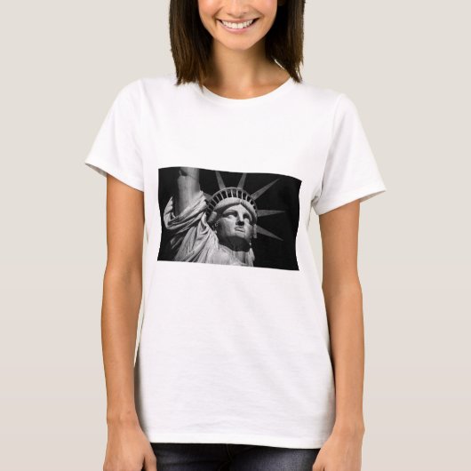 Nah-up-Schwarz-weiße Freiheitsstatue New York T-Shirt (Vorderseite)