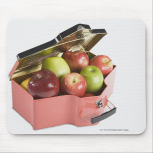 Nahaufnahme der Äpfel in einem Kasten Mousepad