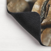 Nahaufnahme der Kaffeebohnen Mousepad (Ecke)