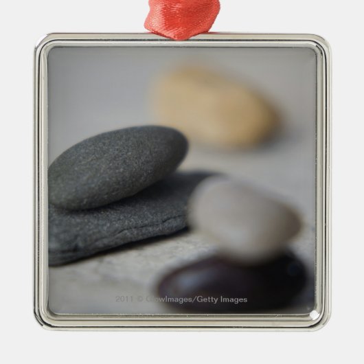 Nahaufnahme der Kiesel Silbernes Ornament (Vorne)