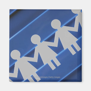 Nahaufnahme der Papierkettenpuppen Magnet