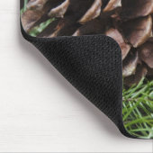Nahaufnahme des Kiefernkegels Mousepad (Ecke)