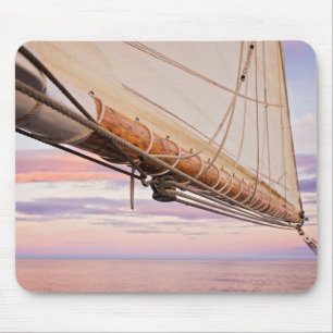 Nahaufnahme des Segels und der Seile   Maine, Mousepad