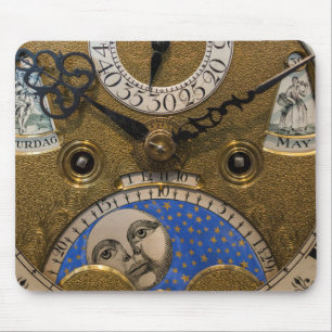 Nahaufnahme einer alten Uhr, Deutschland Mousepad