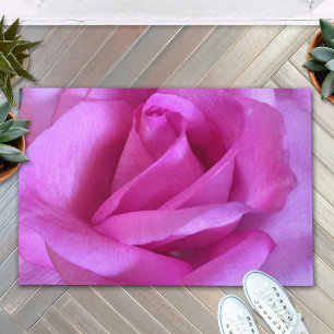 Nahaufnahme einer rosa violetten Rosenblüte, moder Fußmatte
