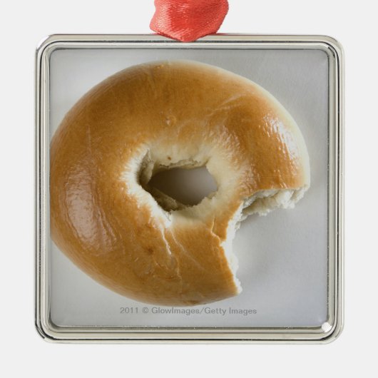 Nahaufnahme eines Bagels Silbernes Ornament (Vorne)