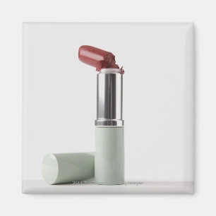 Nahaufnahme eines defekten Lippenstifts Magnet