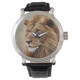 Nahaufnahme eines männlichen Löwen Armbanduhr