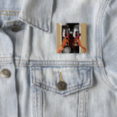 Nahaufnahme eines Paares, das mit Weingläsern Button (Beispiel)
