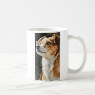 Nahaufnahme eines Terrier-Chihuahua-Mischlings Kaffeetasse
