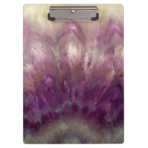 Nahaufnahme eines violetten Amethysts Klemmbrett
