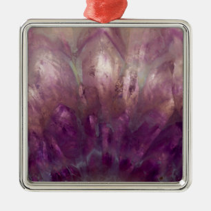Nahaufnahme eines violetten Amethysts Ornament Aus Metall
