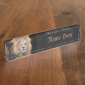 Nahaufnahme-Porträt eines männlichen Löwes Namensplakette (Seite)