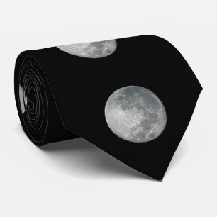 Nahaufnahme Vollmond im Nachthimmel. Fotografie Krawatte
