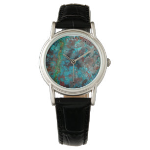 Nahaufnahme von blauem Shattuckit Armbanduhr