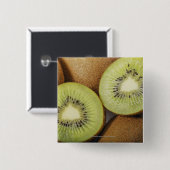 Nahaufnahme von Kiwis 2 Button (Vorne & Hinten)