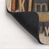 Nahe Alphabetaufzeichnung auf Schreibmaschine 2 Mousepad (Ecke)