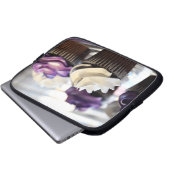 Nahe Aufbereitung von Kuchen mit selektivem Fokus Laptopschutzhülle (Vorne Knopf)