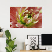 Nahe Aufnahme einer Blume 2 Poster (Heimbüro)