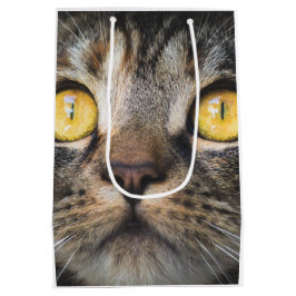 Nahe Aufnahme von Katze mit GelbAugen Mittlere Geschenktüte