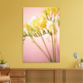 Nahe Blume mit Freesie Leinwanddruck (Insitu (Wohnzimmer))