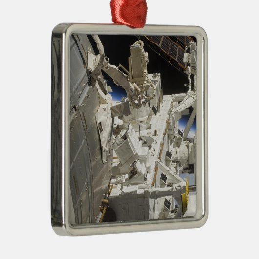 Nahe Darstellung der Komponenten Ornament Aus Metall (Rechts)