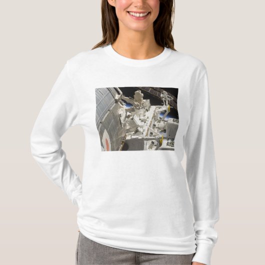 Nahe Darstellung der Komponenten T-Shirt (Vorderseite)