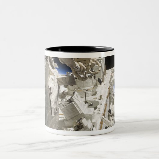 Nahe Darstellung der Komponenten Zweifarbige Tasse (Mittel)