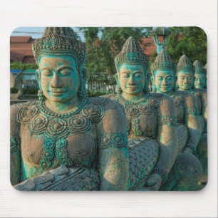 Nahe Darstellung von Kunstskulpturen Mousepad