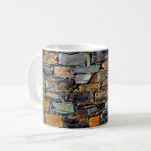Nahe Detailansicht eines alten Steines w Kaffeetasse (Vorderseite Links)
