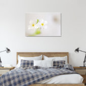 Nahe Erfassung der Blume 2 Leinwanddruck (Insitu (Schlafzimmer))