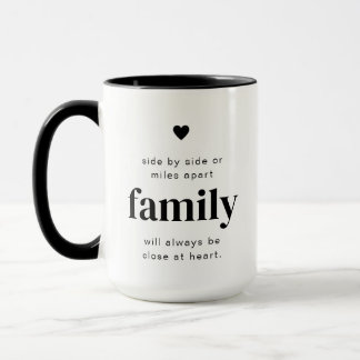 Nahe Familie in der Tasse Herz