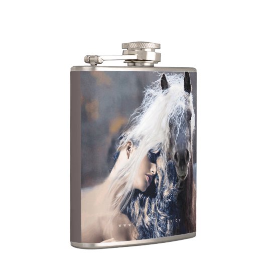 Nähe - Flasche Flachmann (Rechts)