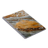 Nahe Fotografie von grauen und orangefarbenen Stei Notizblock (Rechte Seite)