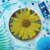 Nahe gelbe Sonnenblume auf Pappteller (Party)