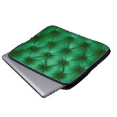 Nahe Hintergrundtextur von dunkelgrünem Capiton Laptopschutzhülle (Vorne Knopf)